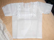 Camicina in tessuto di lino Holland con merletto in Valancienne bianco